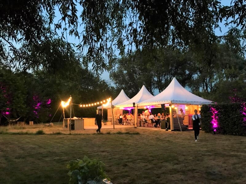 How amazing is it ,to have your wedding in your own garden .